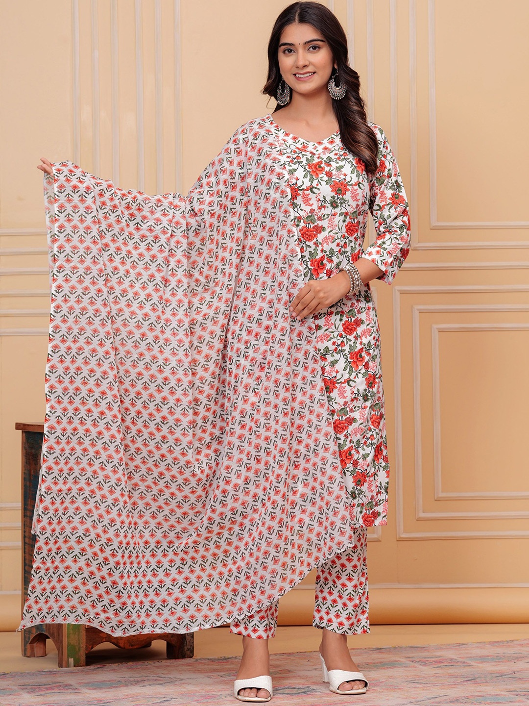 

TANISHA Floral Printed Regular Pure Cotton Kurta With Trousers & Dupatta, Red
