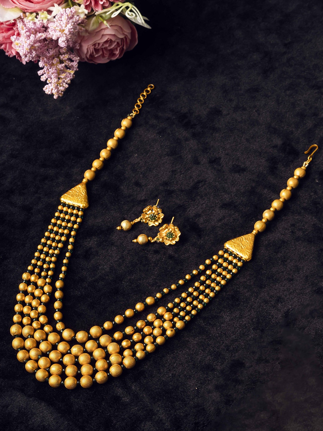 

StileAdda Gold Plated Stone Studded & Beaded Traditional Jewellery Set