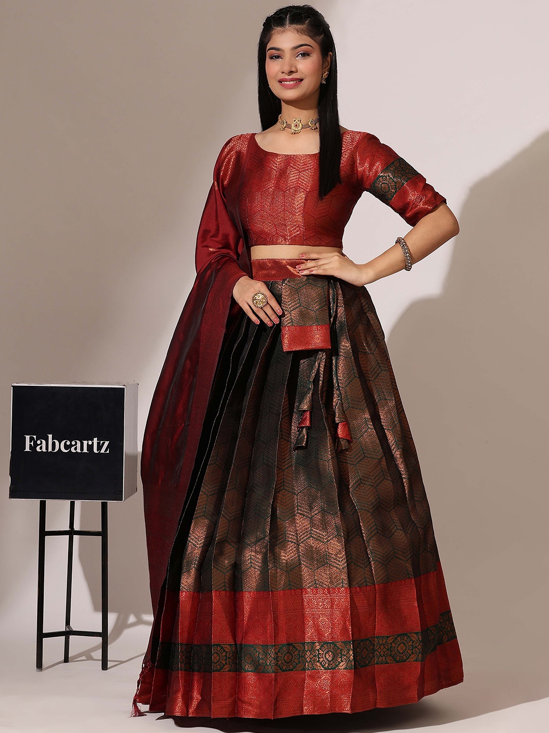 

Fabcartz Woven Designed Semi-Stitched Lehenga & Unstitched Blouse With Dupatta, Green