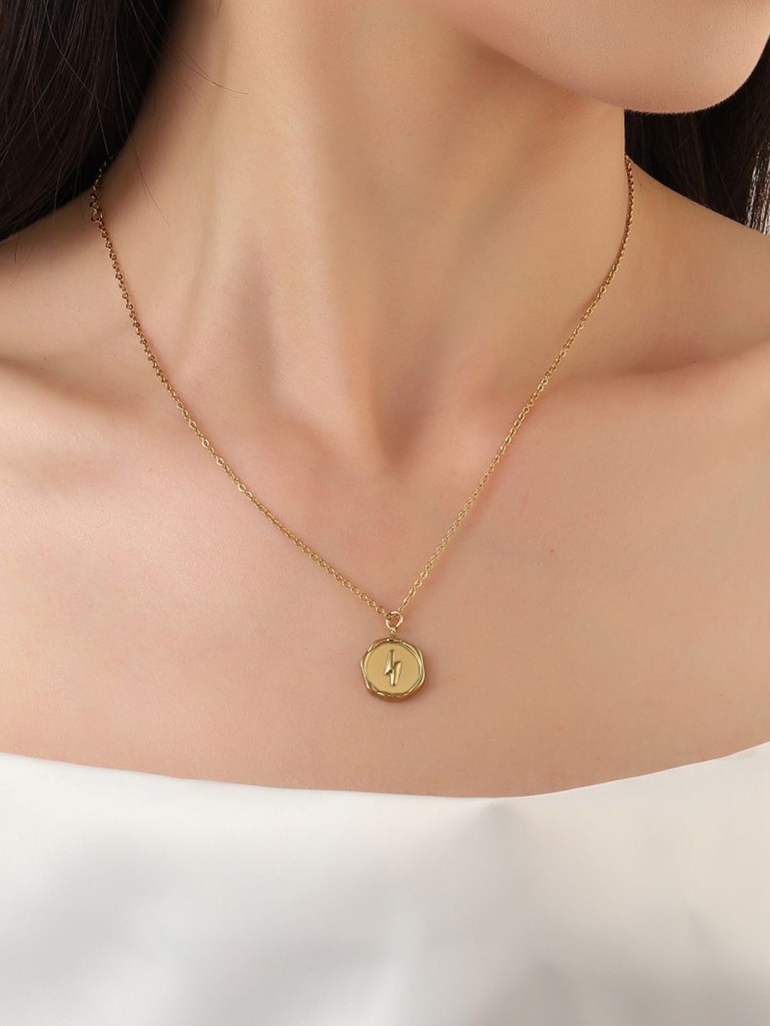 

SALTY Gold-Plated Circular Pendant With Chain