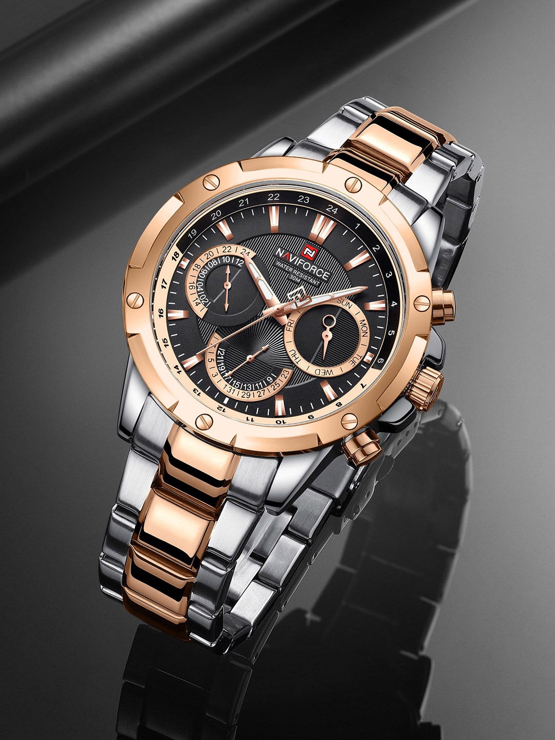

Naviforce Men Brass Dial & Stainless Steel Straps Analogue Chronograph Watch NF9196 SRGB, Silver