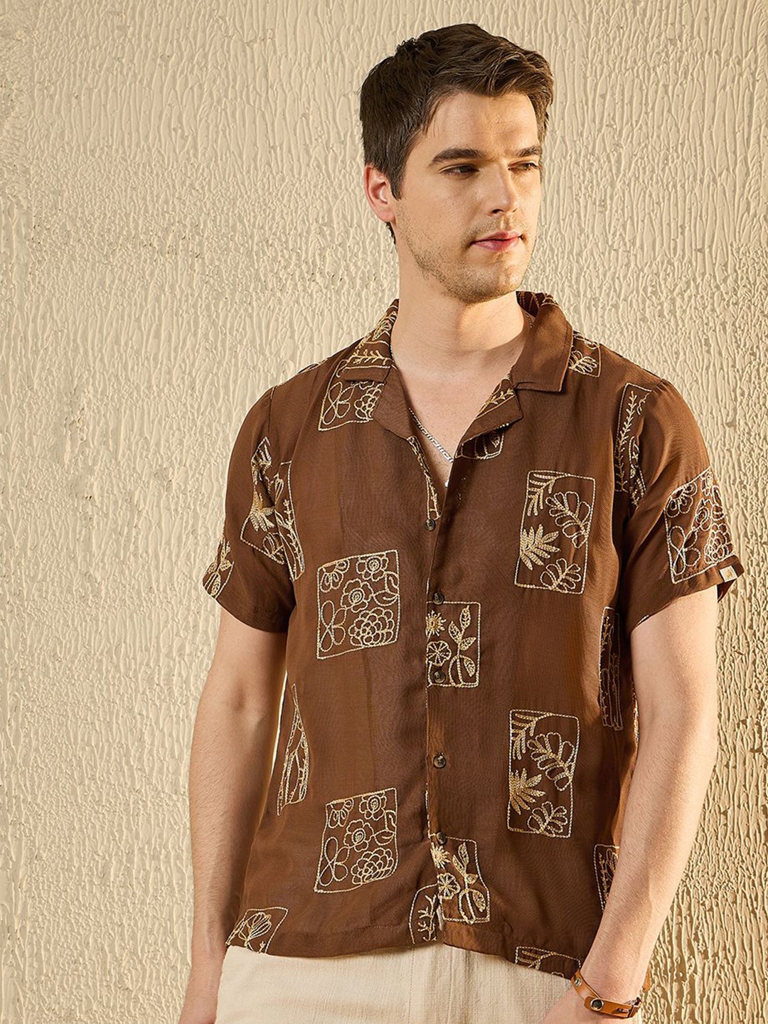 

Modeve Men Checked Casual Shirt, Brown