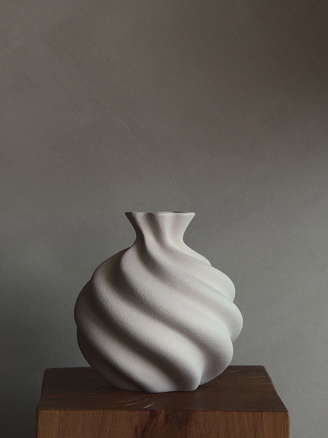 

H&M White Stoneware Vase