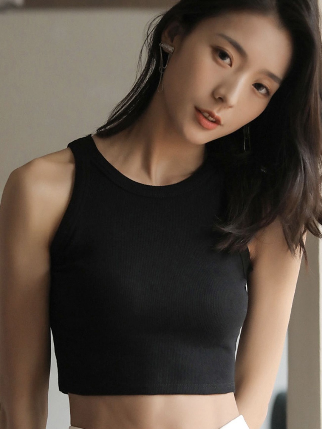 

LULU & SKY Crop Top, Black