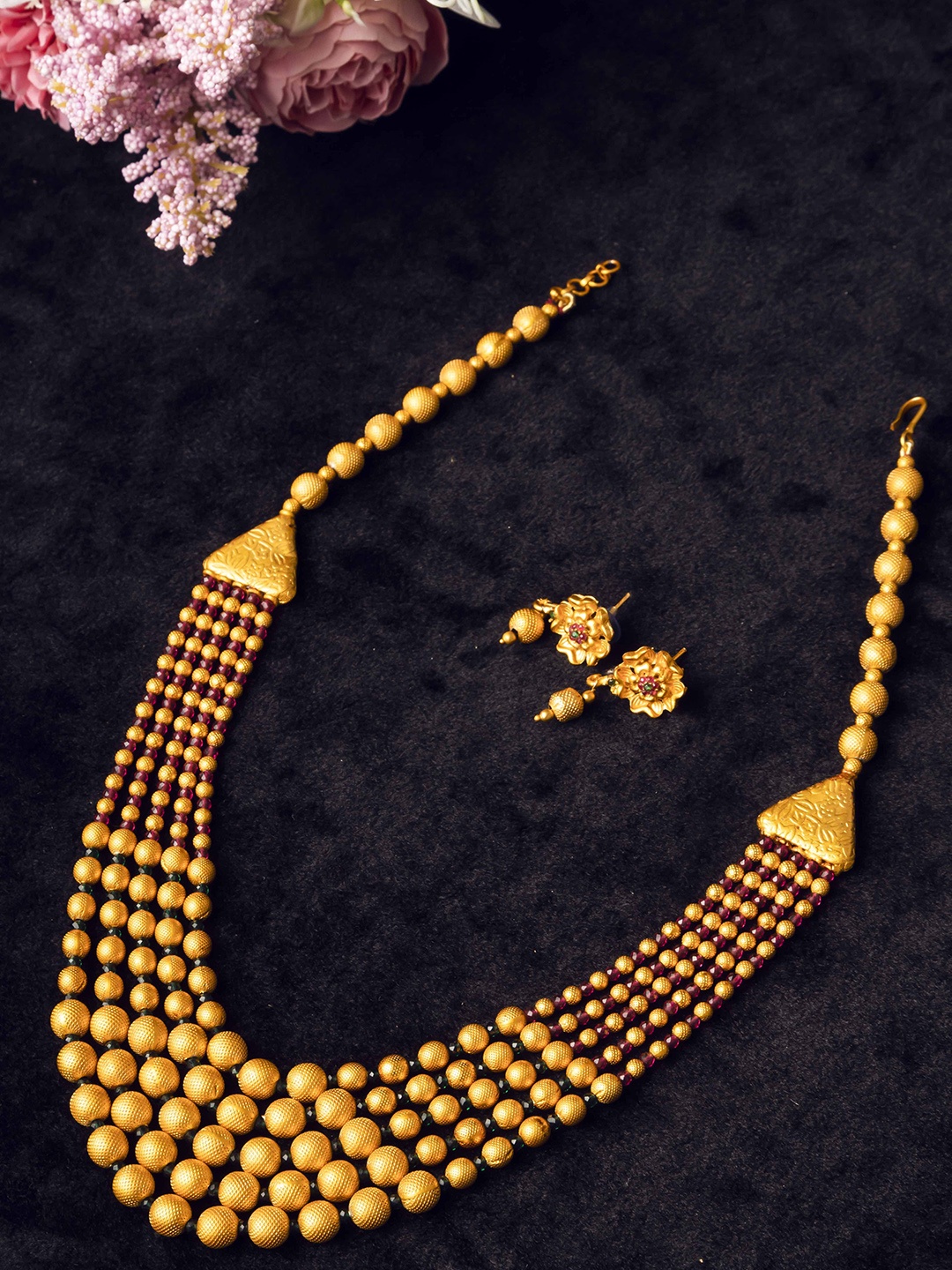 

StileAdda Gold Plated Stone Studded & Beaded Traditional Jewellery Set