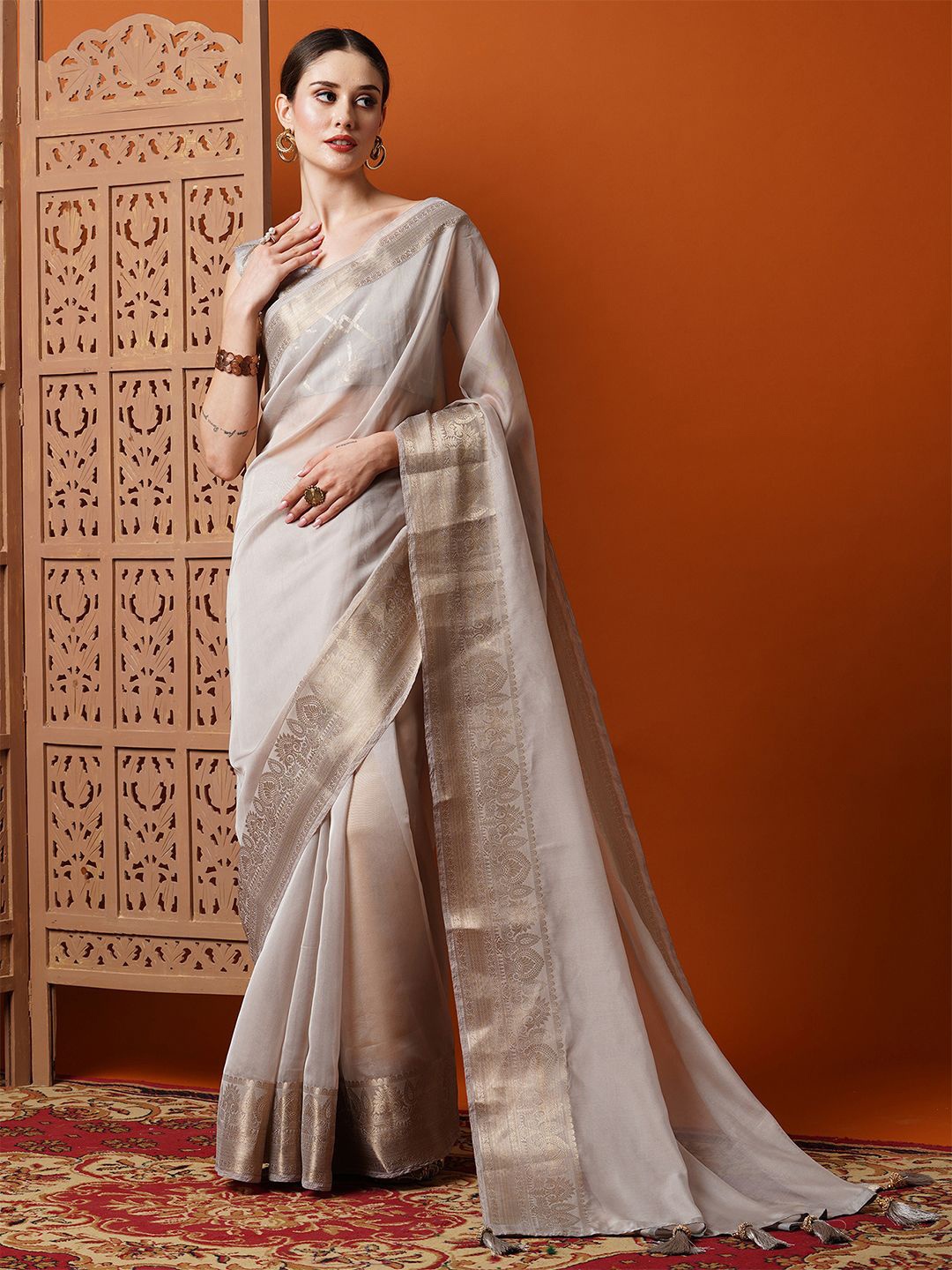 

KALINI Women Solid Zari Organza Saree With Blouse Piece, Grey