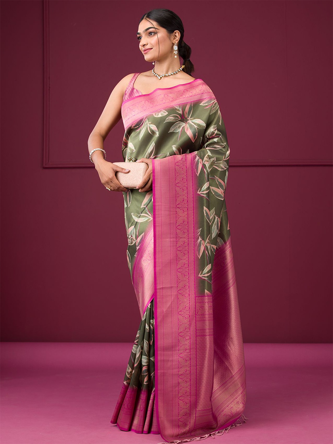 

Koskii Floral Printed Saree, Green