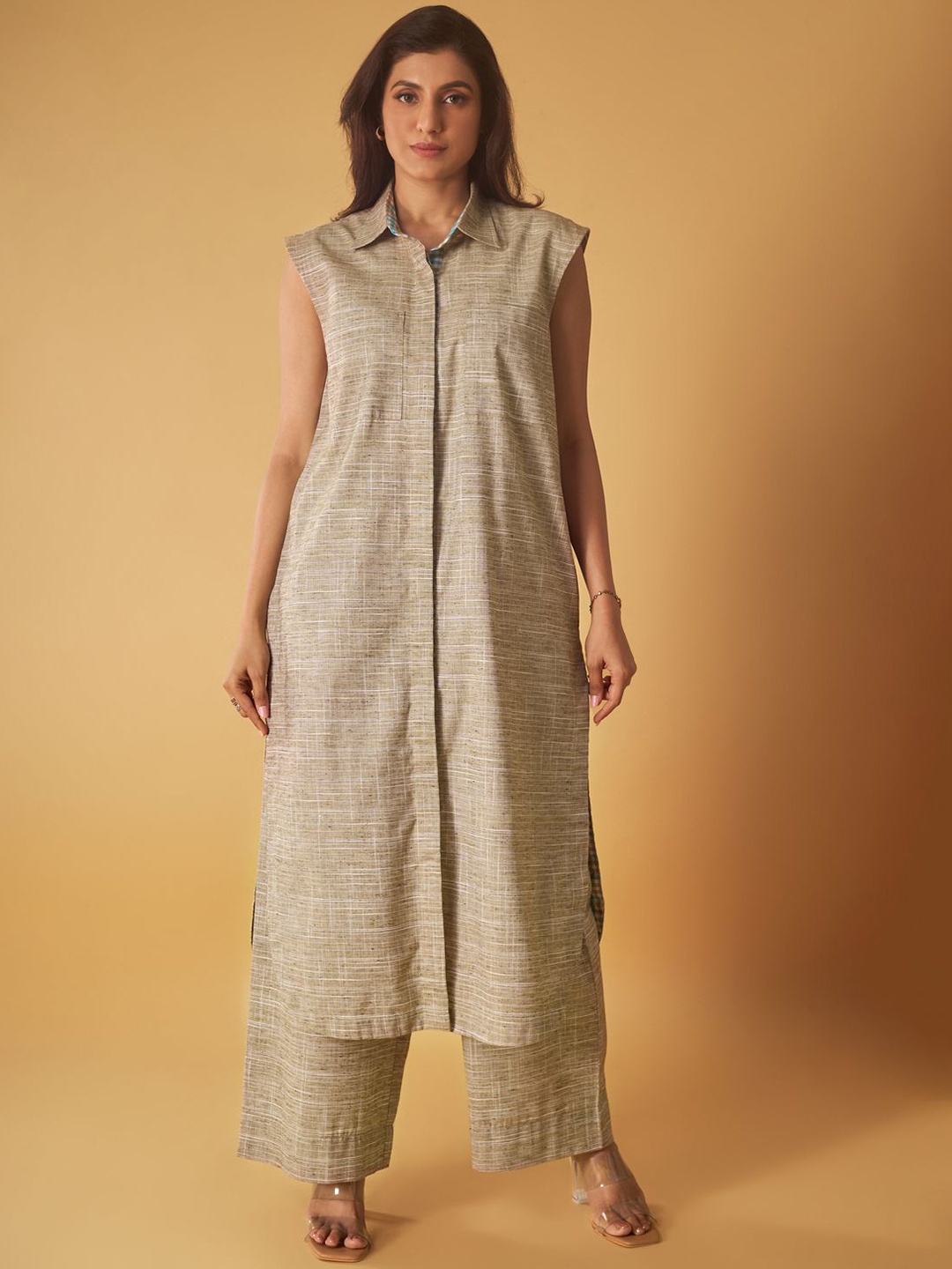 

Maisolos Self Design Shirt Collar Cotton Linen Kurta with Palazzos, Beige