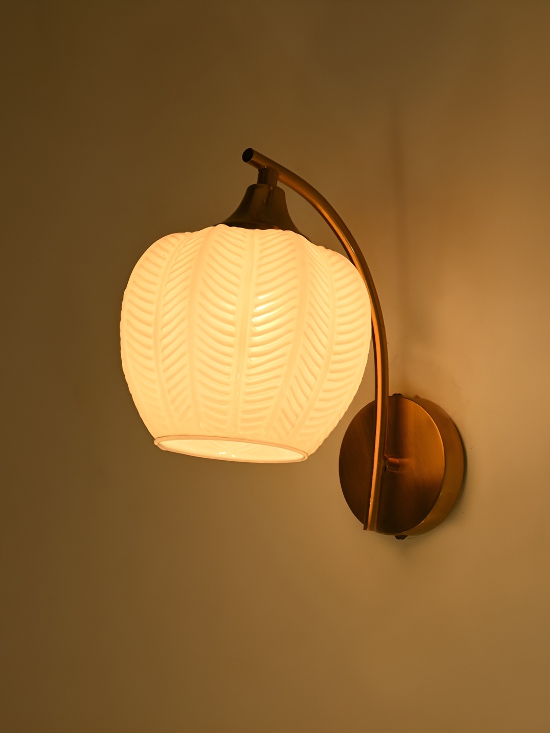 

Afast Gold-Toned & White Textured Bell Shaped Glass Wall Lamp