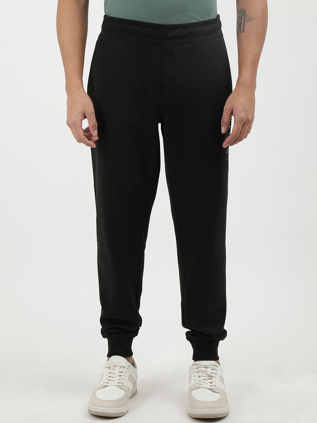 

Calvin Klein Jeans Men Mid-Rise Joggers, Black