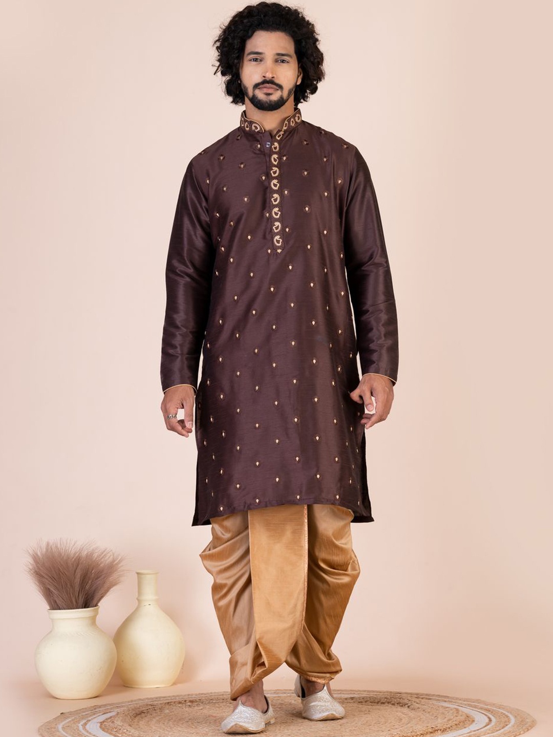 

HU - Handcrafted Uniquely Floral Embroidered Mandarin Collar Cotton Silk Straight Kurta, Coffee brown