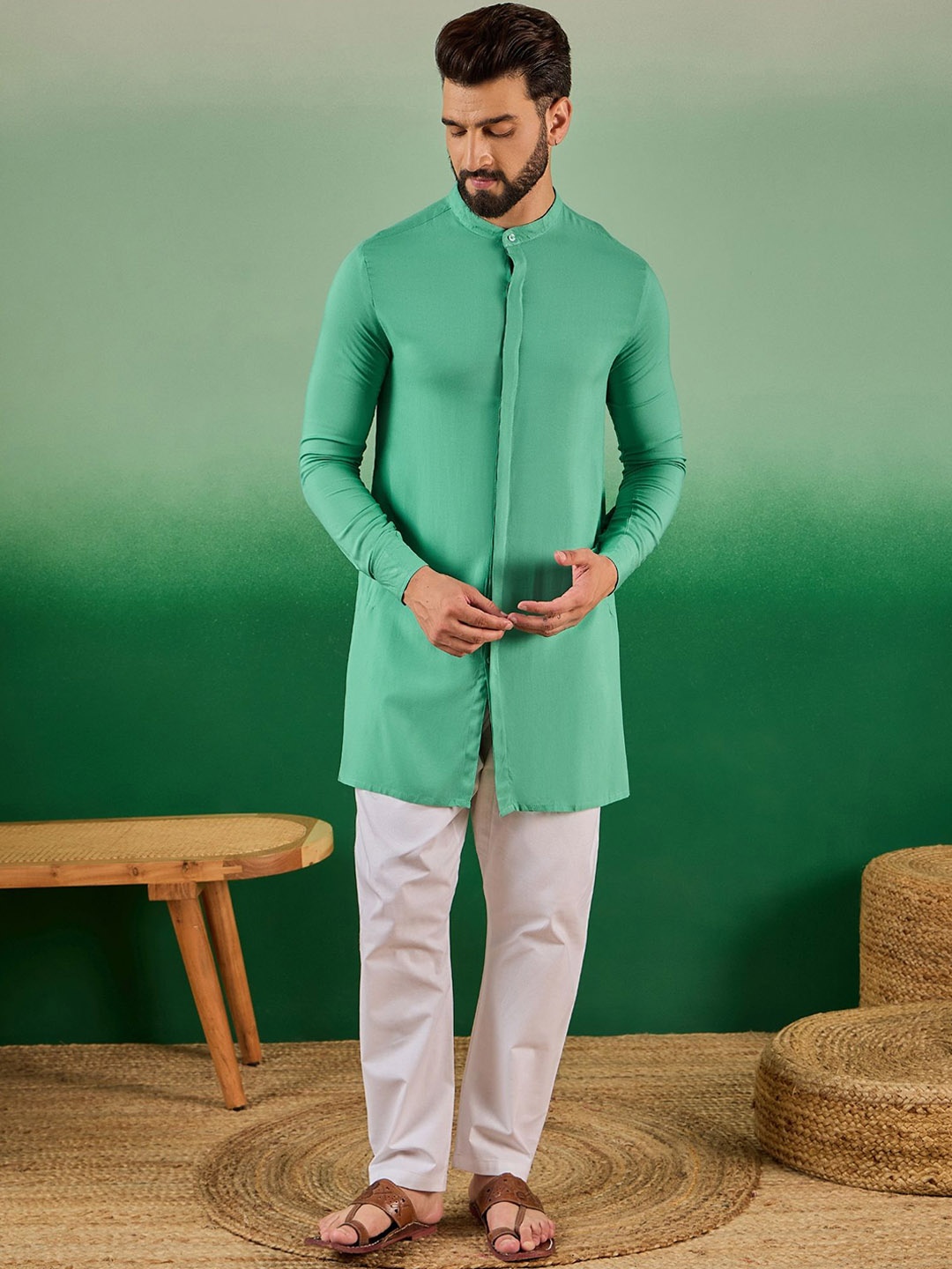 

Nimayaa Mandarin Collar Long Sleeves Conclealed Straight Kurta, Sea green