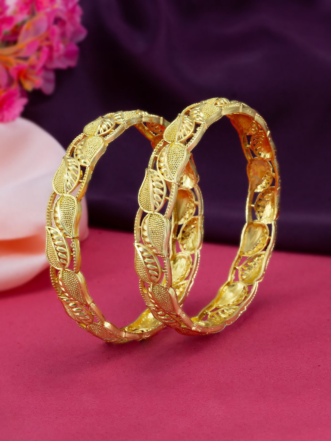 

PRIVIU Set of 2 Gold Plated Leaf Shaped Bangles