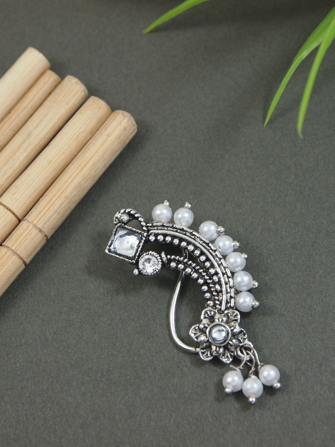 

I Jewels Silver Plated Beaded Ring Nosepin