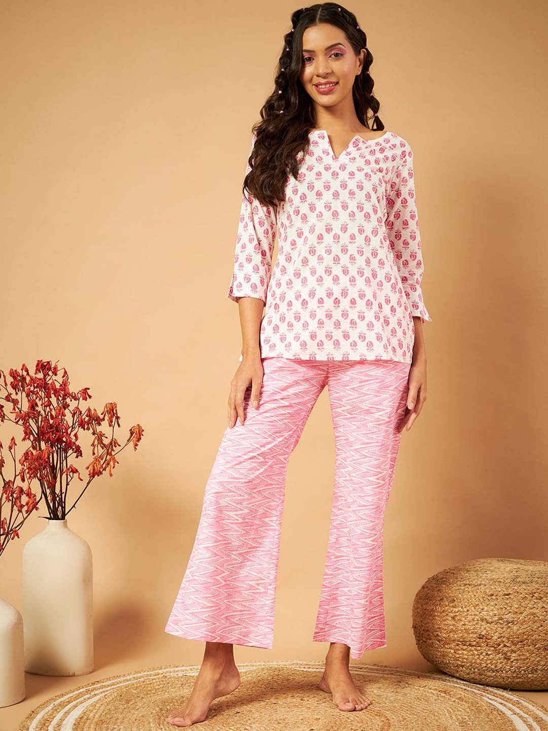 

ETC Women Ethnic Motif Pure Cotton Night suit, Pink