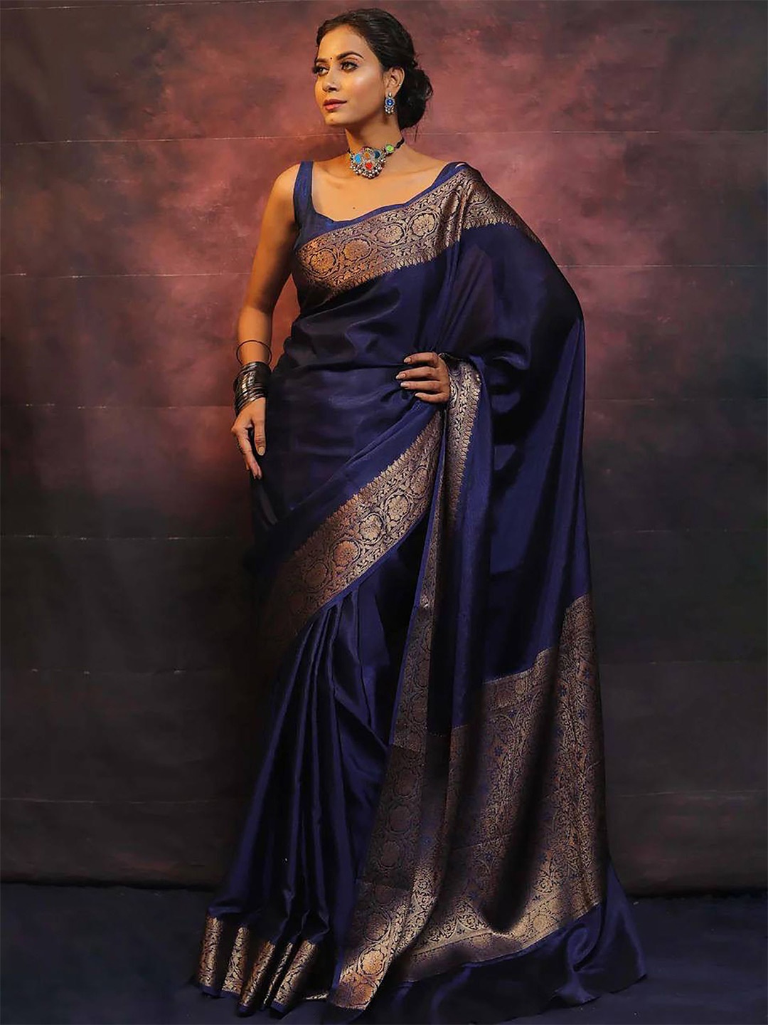 

BerMondsey Woven Design Zari Banarasi Saree, Navy blue