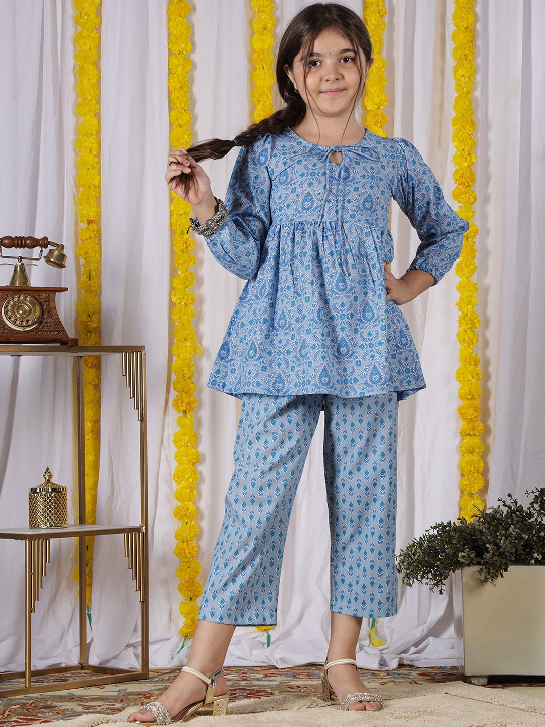 

NEUDIS Girls Ethnic Motifs Printed Pure Cotton A Line Kurta with Trousers, Blue