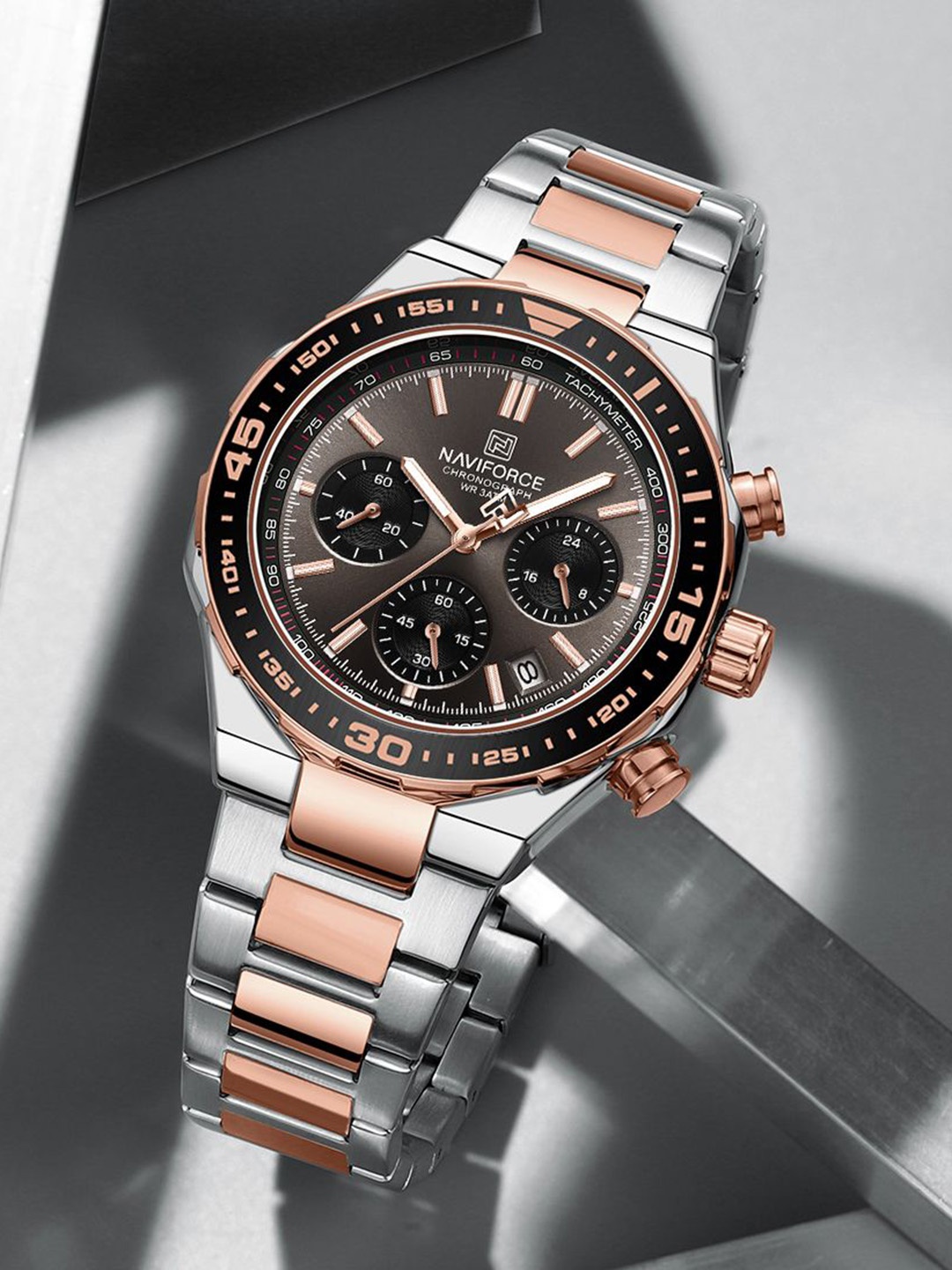 

Naviforce Men Brass Embellished Dial & Leather Bracelet Style Straps Analogue Chronograph Watch NF8049, Silver