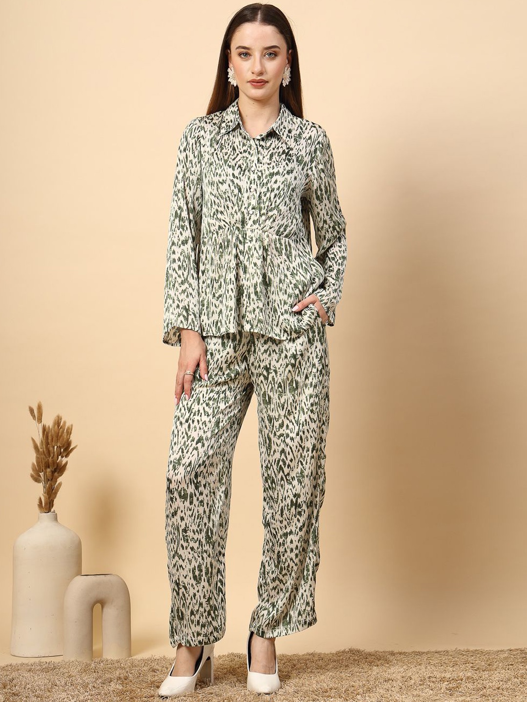 

Gipsy Abstract Printed Top With Trousers, Green