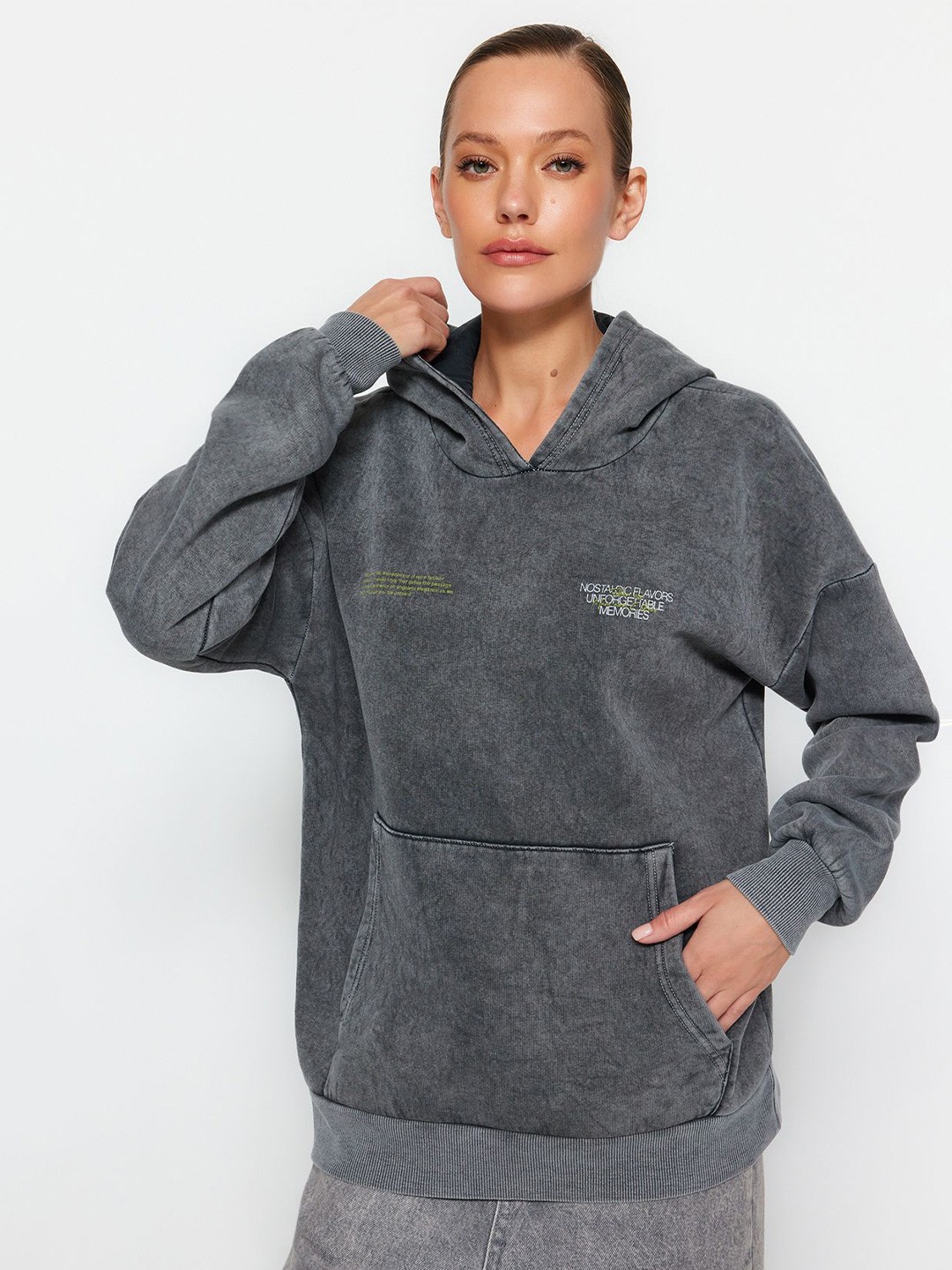 

Trendyol Women Sweatshirt, Na