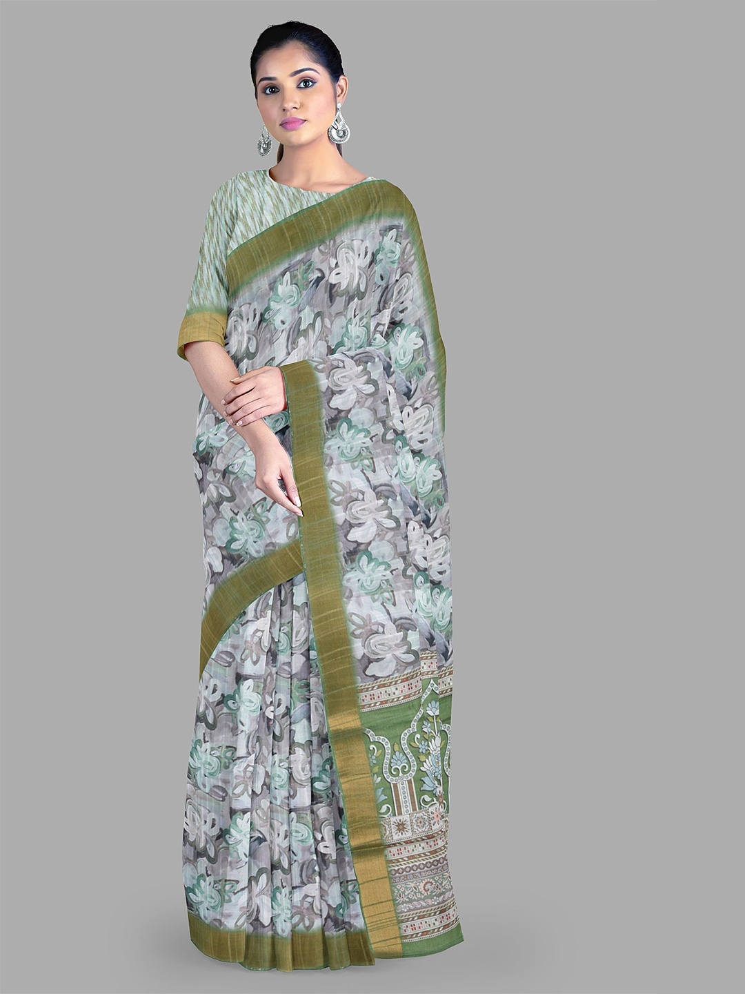 

The Chennai Silks Floral Printed Festive Saree With Zari, Grey