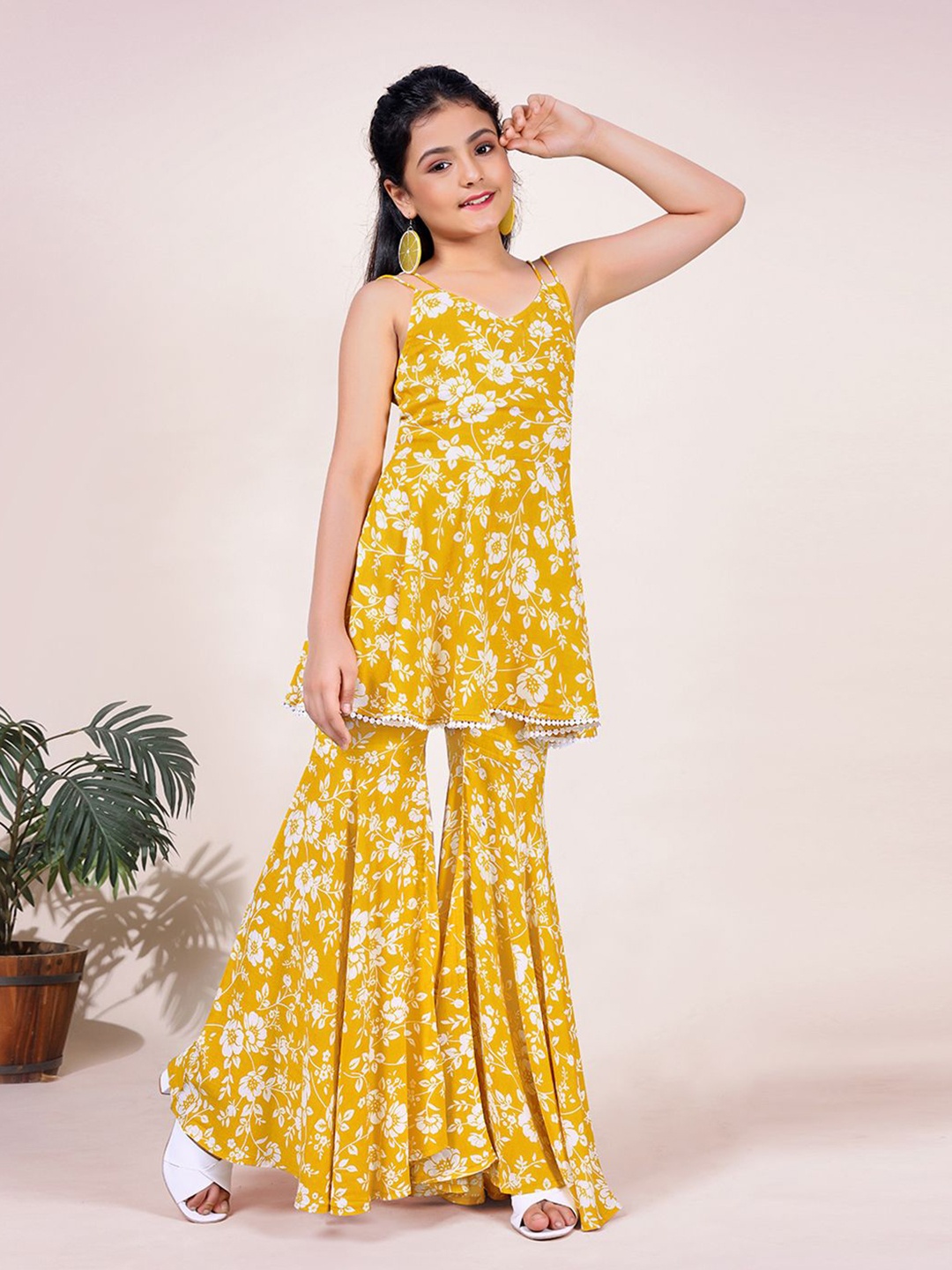 

BAESD Girls Floral Printed Shoulder Straps Sleeveless Top with Sharara Clothing Set, Yellow