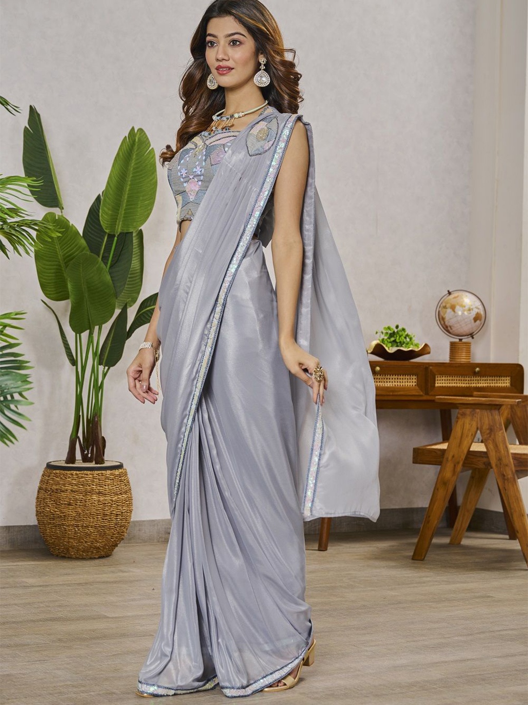 

JIVORA Sequinned Pure Georgette Ready to Wear Saree, Grey