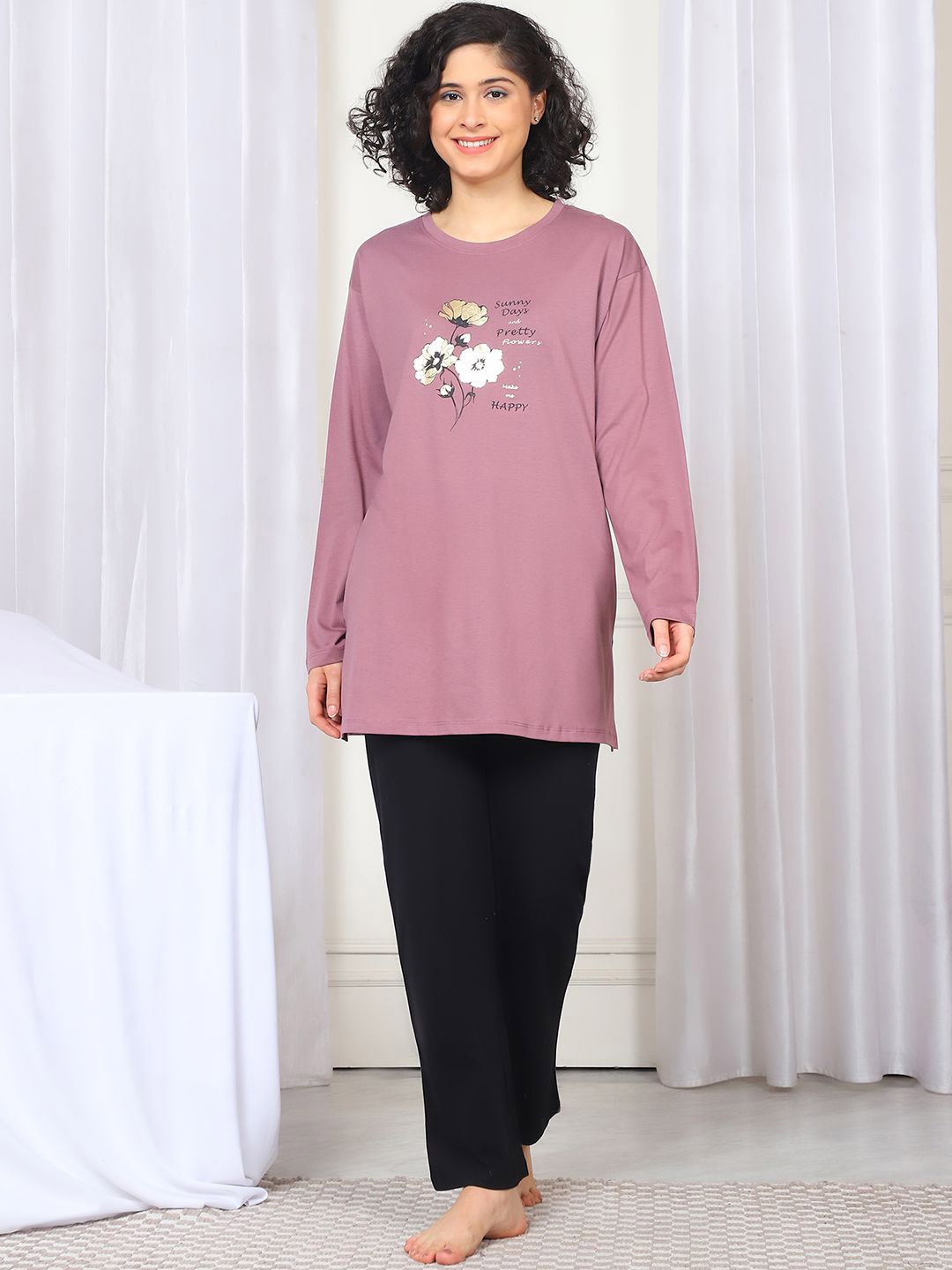 

Kanvin Women Printed Round Neck Night suit, Pink