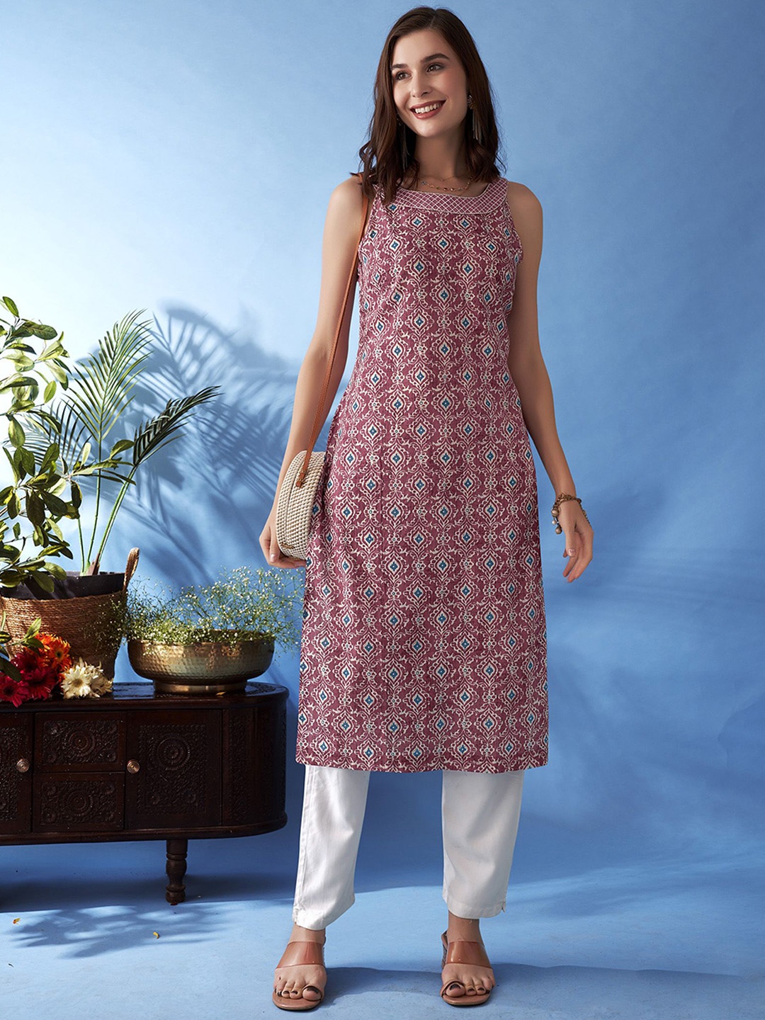 

Anouk Ethnic Motifs Printed Round Neck Thread Work Pure Cotton Straight Kurta, Pink