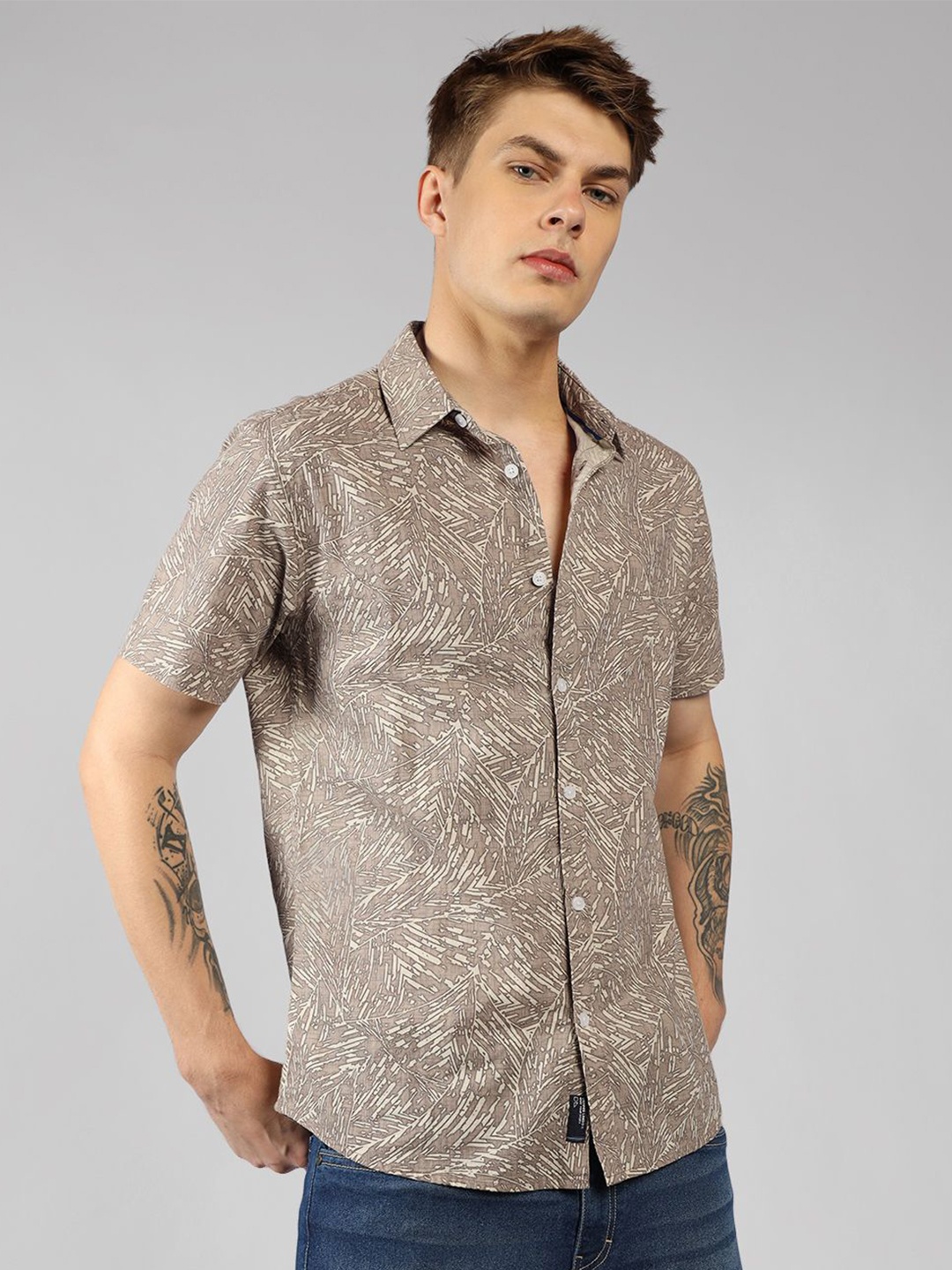 

Dennis Lingo Men Spread Collar Abstract Printed Cotton Relaxed Fit Casual Shirt, Brown