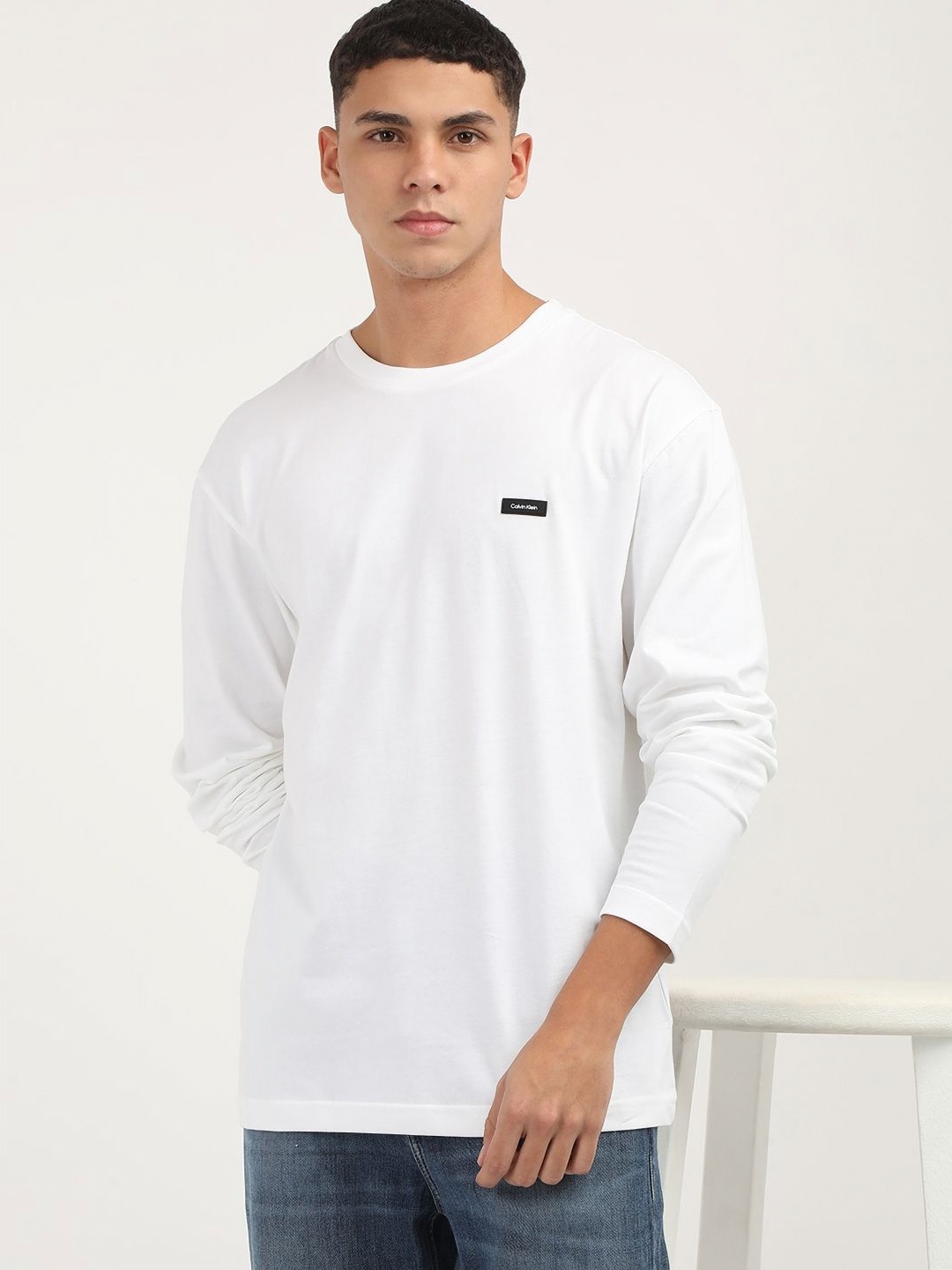 

Calvin Klein Jeans Men Extended Sleeves Pockets T-shirt, White