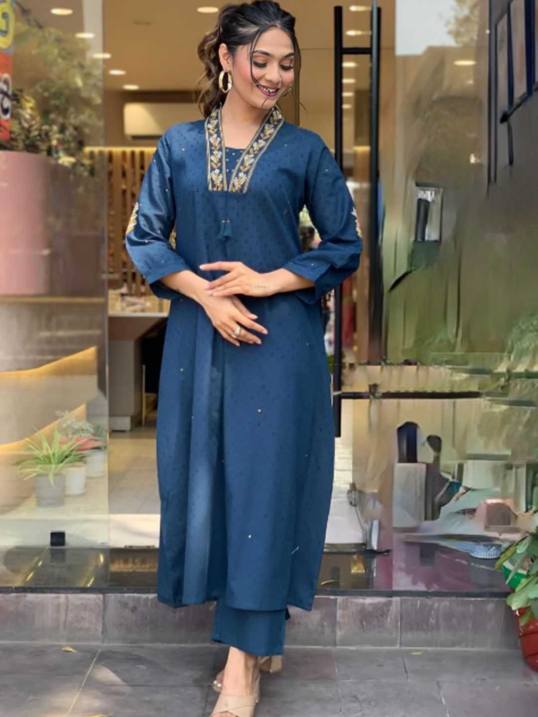 

KALINI Women Ethnic Motifs Embroidered Pure Cotton Kurta with Trousers, Navy blue