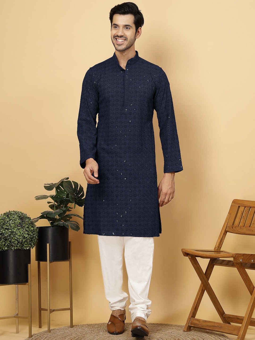 

FABINALIV Ethnic Motifs Embroidered Sequined Pure Cotton Kurta, Navy blue