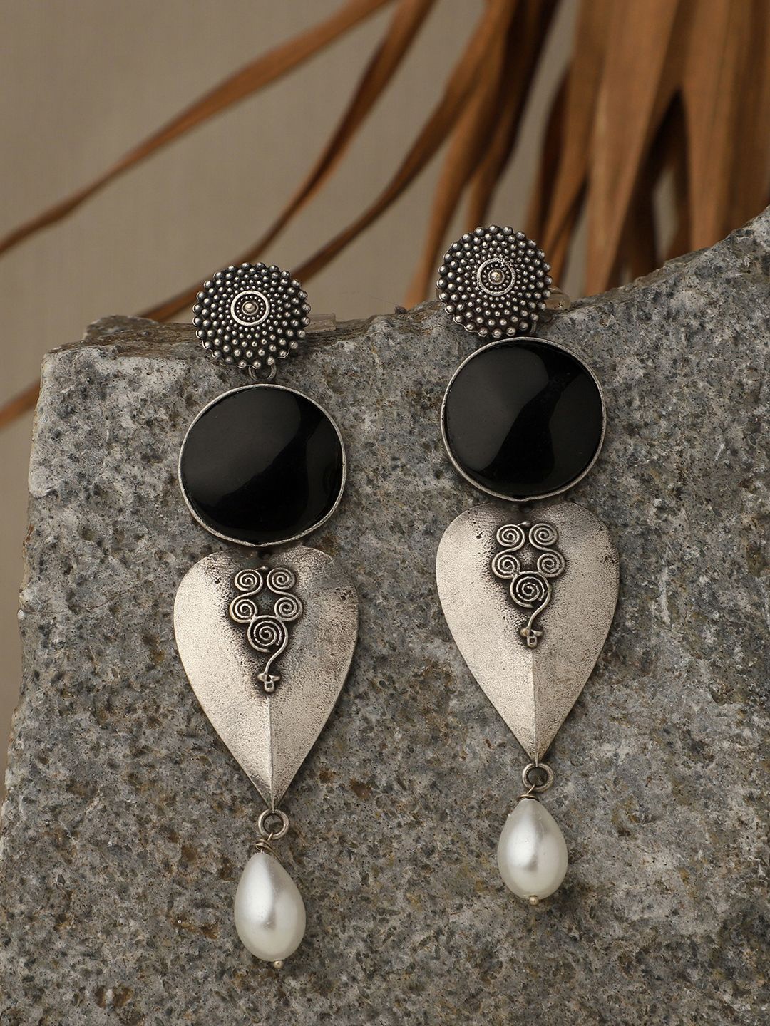 

VENI Contemporary Drop Earrings, Black