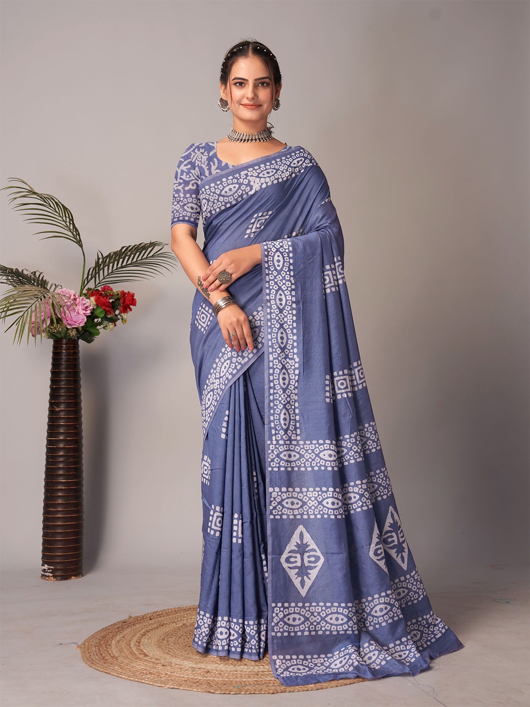 

Mitera Printed Batik Pure Cotton Jamdani Saree, Blue