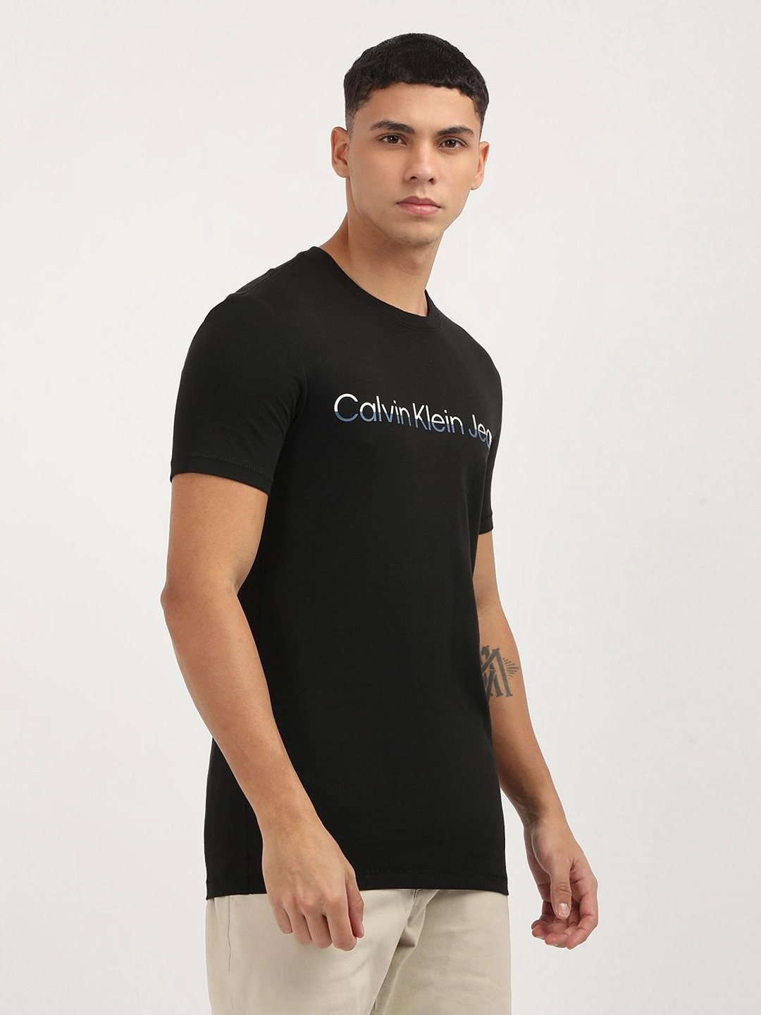 

Calvin Klein Jeans Men Typography Extended Sleeves Raw Edge Slim Fit T-shirt, Black