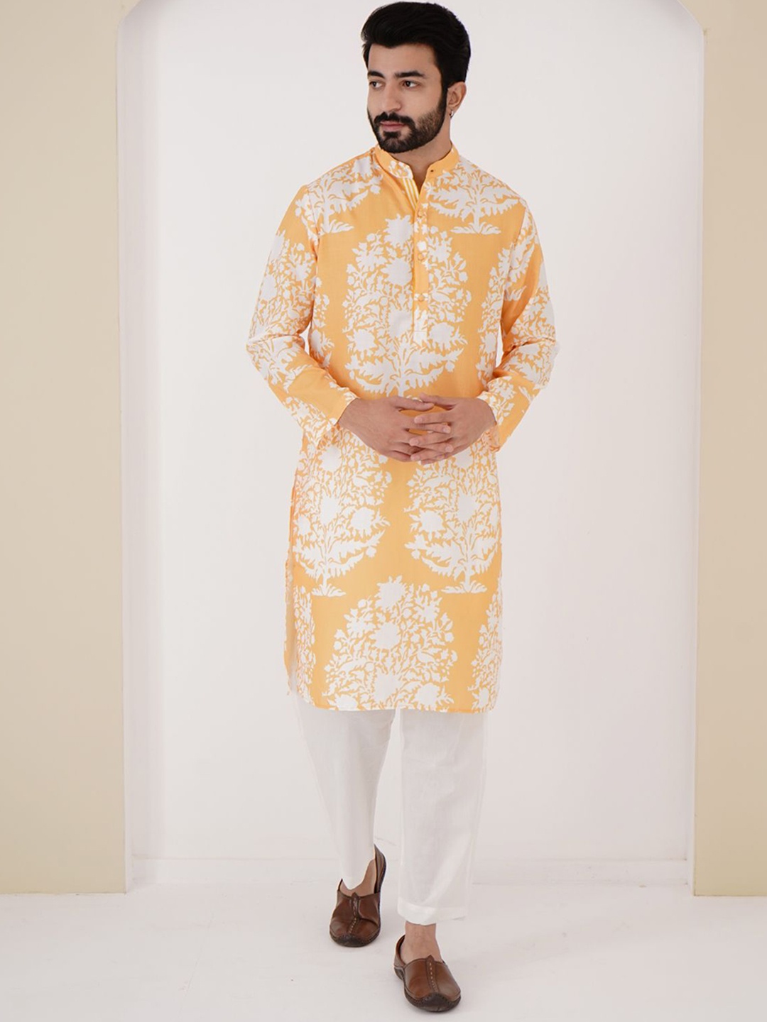 

NERO Foral Printed Mandarin Collar Cotton Straight Kurta, Yellow