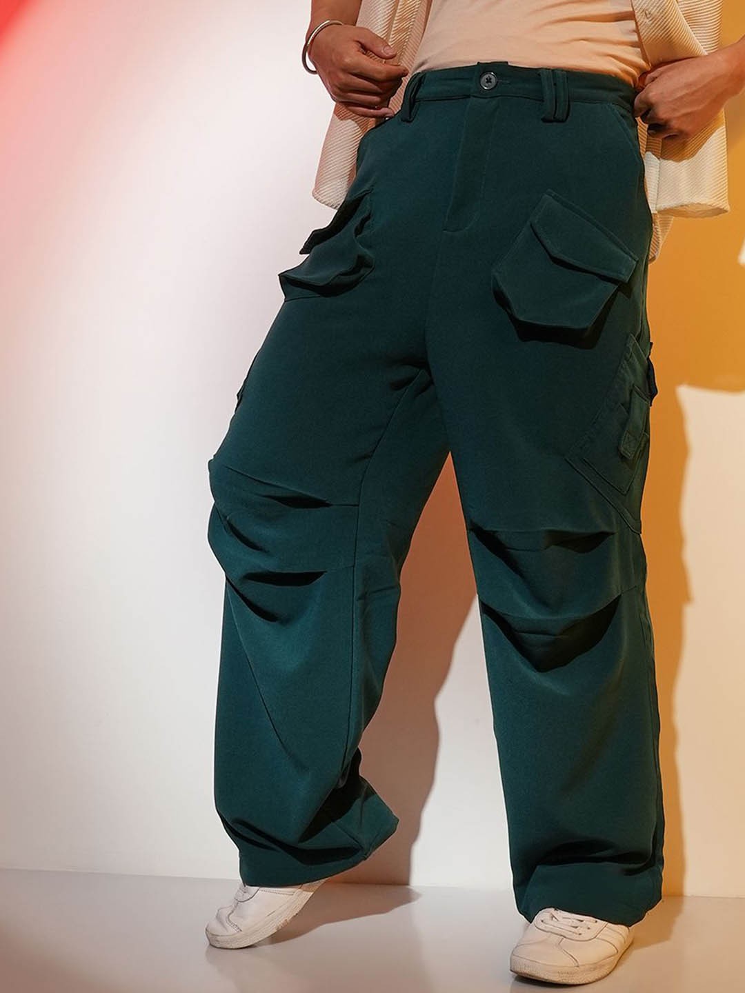 

Campus Sutra Men Comfort Loose Fit Easy Wash Trousers, Green