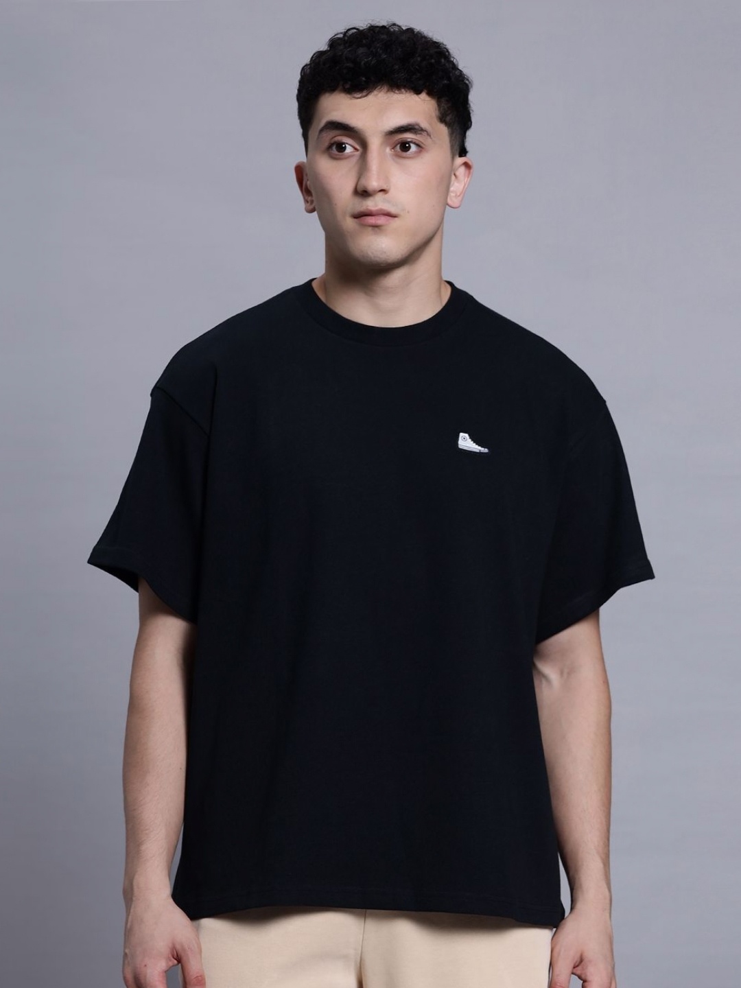 

Converse Unisex Sneaker Patch Baggy T-shirt, Black