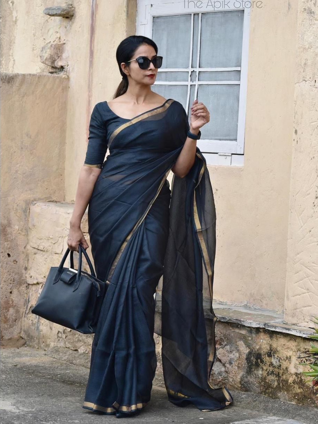 

INDIA SILK PWCS LTD Solid Bhagalpuri Saree, Navy blue