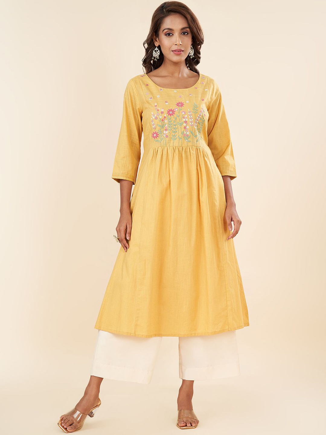 

RANGMANCH BY PANTALOONS Floral Embroidered Thread Work Pure Cotton Anarkali Kurta, Yellow