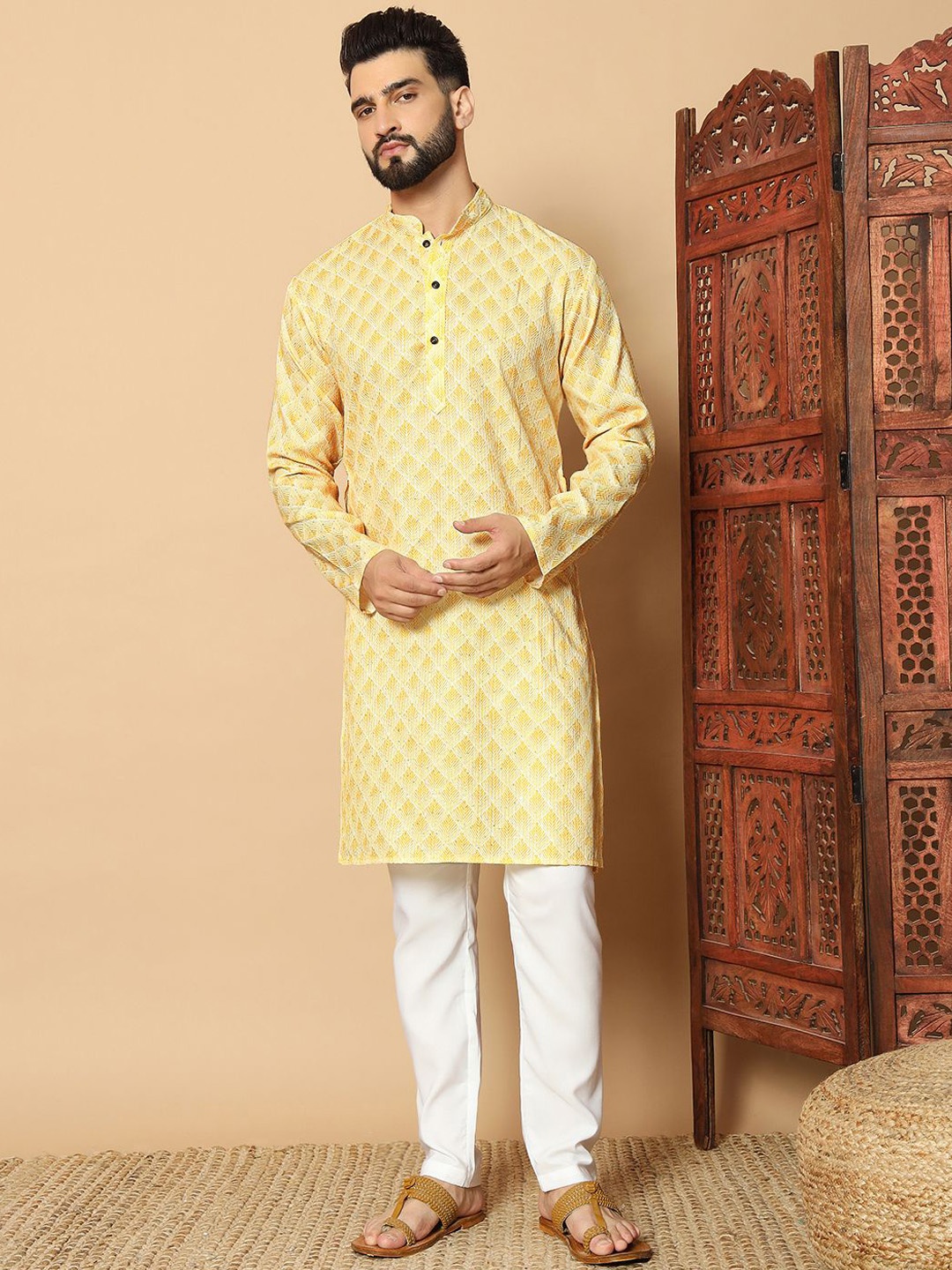 

FoxDX Geometric Printed Mandarin Collar Pure Cotton Straight Kurta, Yellow