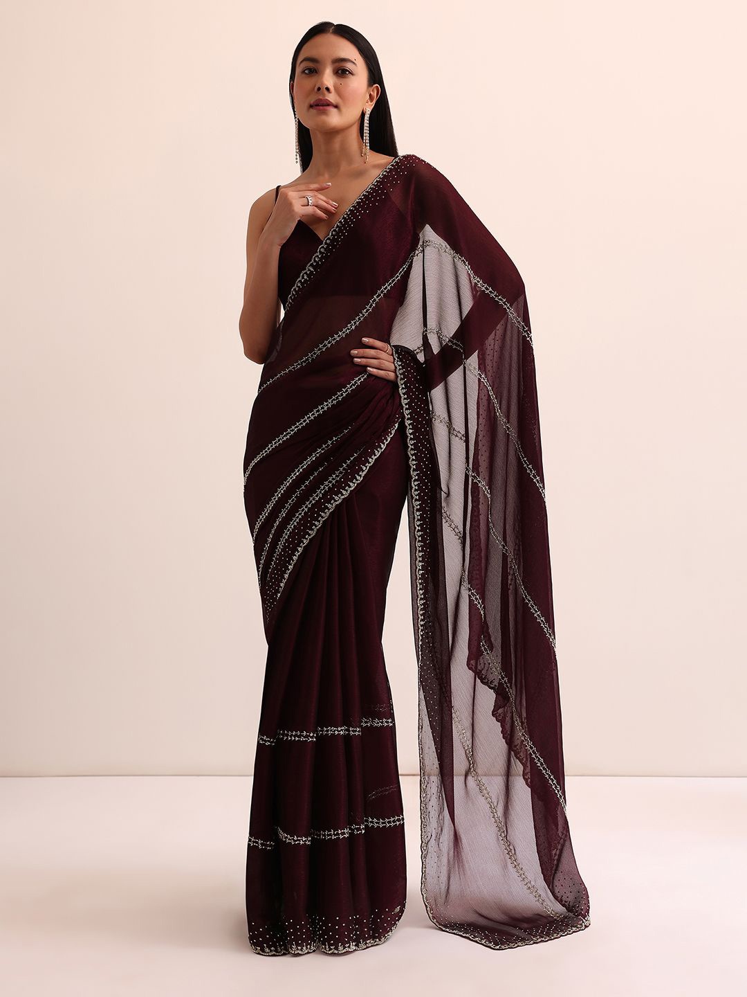 

KALKI Fashion Embroidered Sequinned Floral Saree, Red