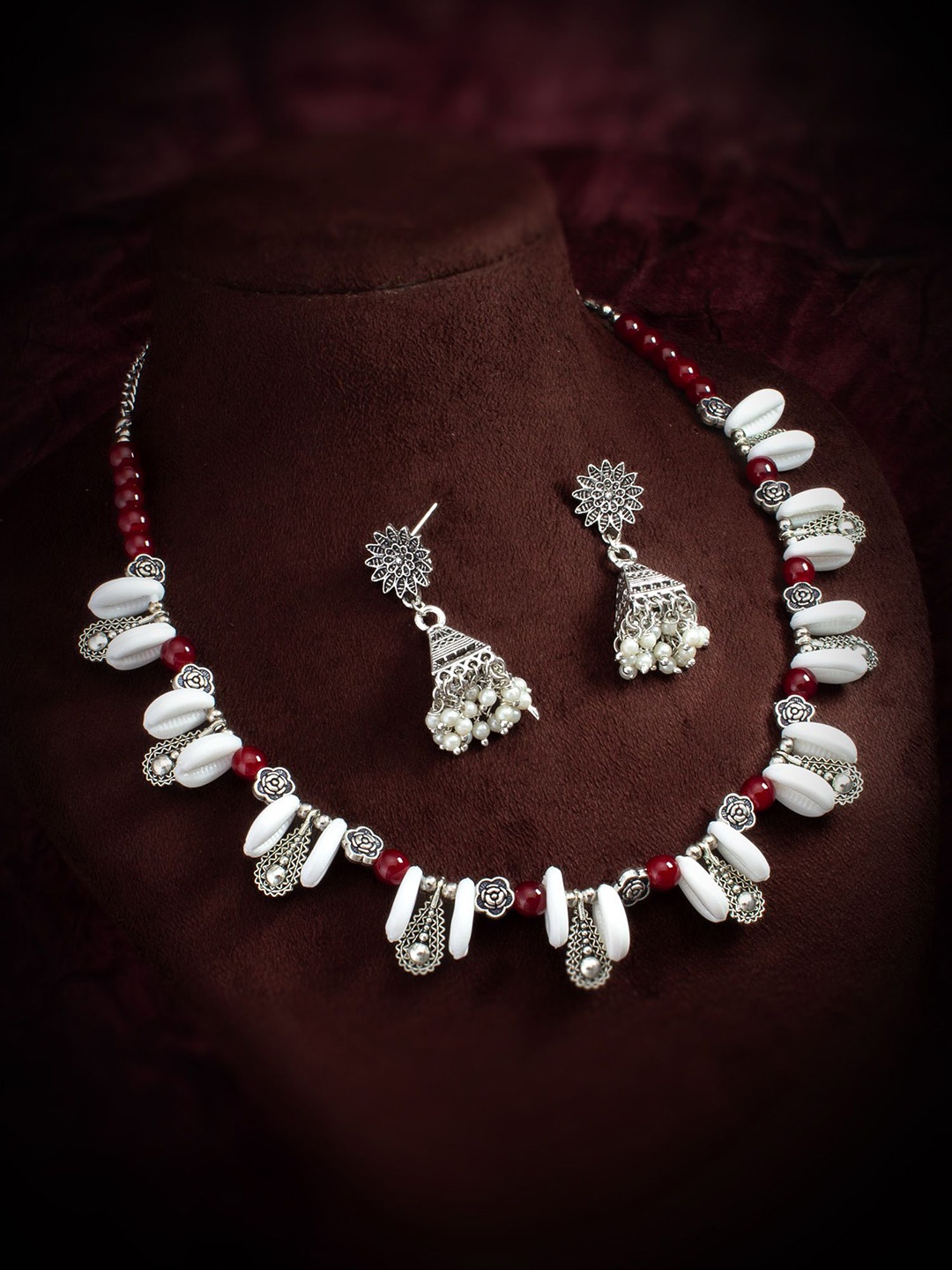 

aadita Kundan Studded Choker Jewellery Set, Silver