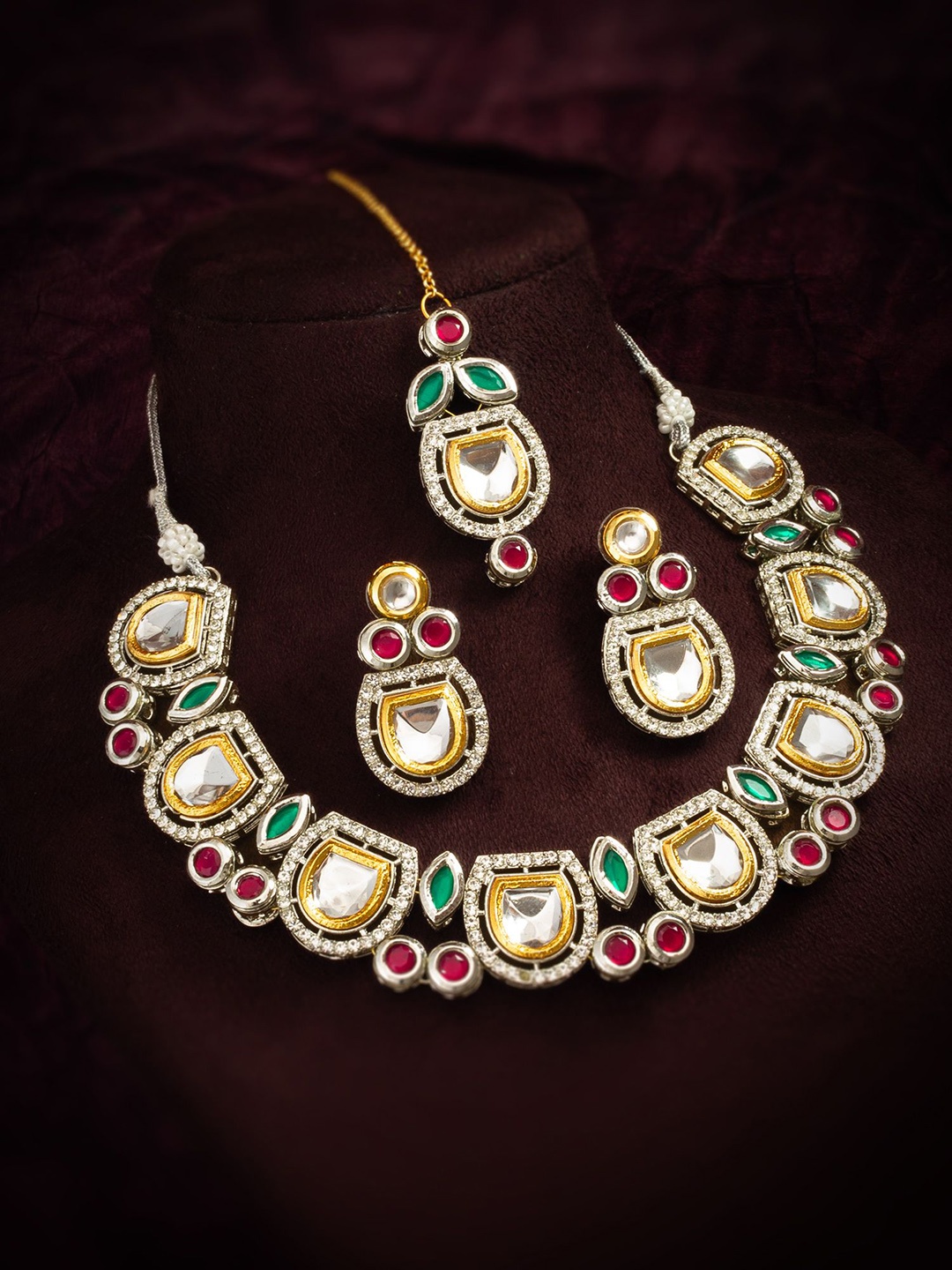 

aadita Kundan-Studded Silver Jewellery Set