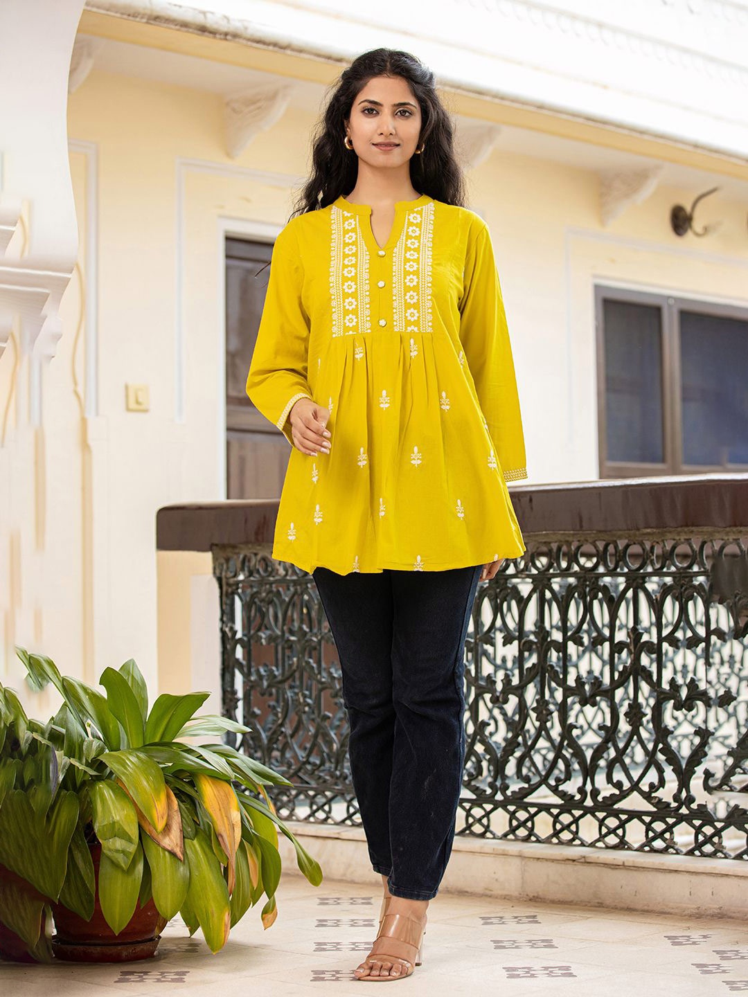 

KAAJH Ethnic Motifs Embroidered V-Neck Chikankari Pure Cotton Chikankari Kurti, Yellow