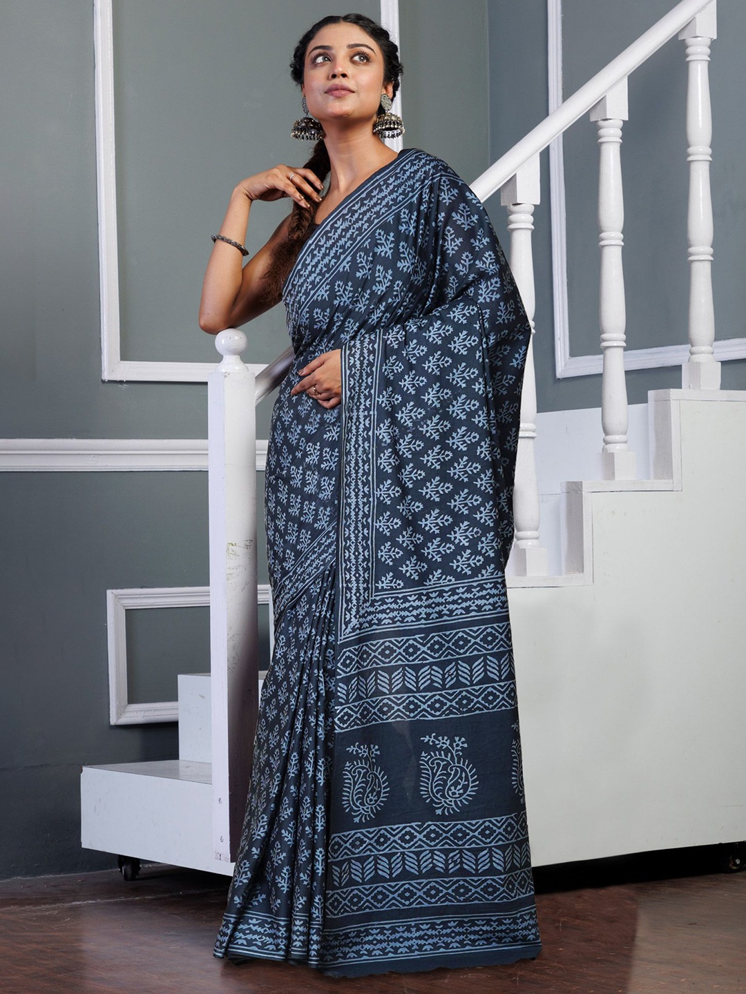 

Unnati Silks Ethnic Motifs Pure Cotton Handloom Block Print Saree, Grey