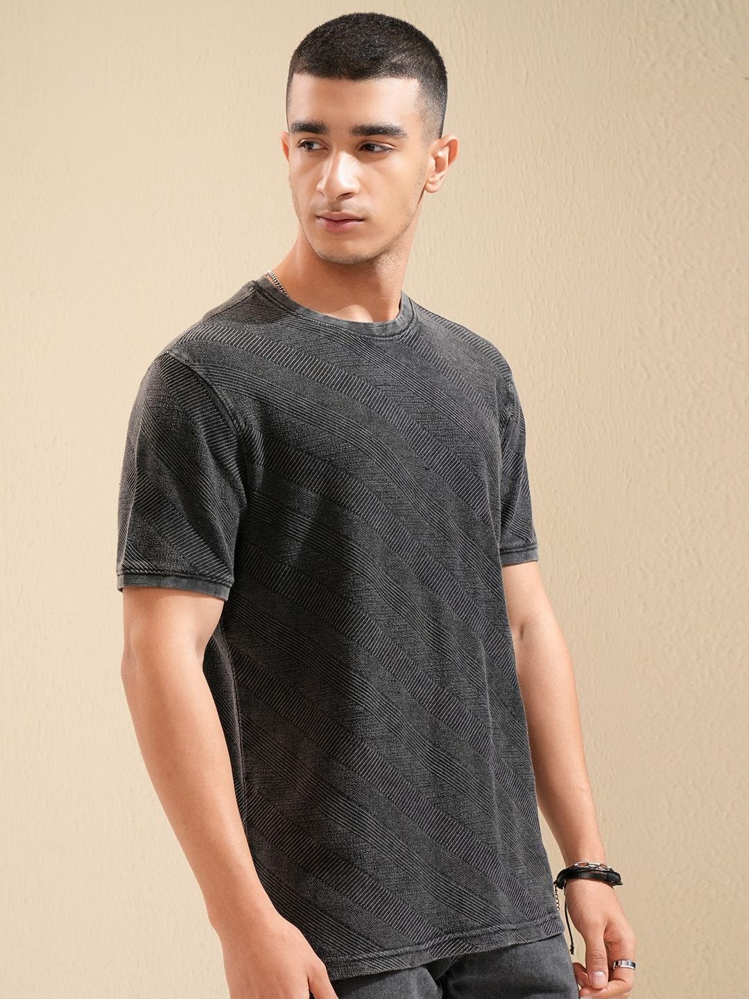 

HIGHLANDER Men Knitted Textured Round Neck Tshirt, Black