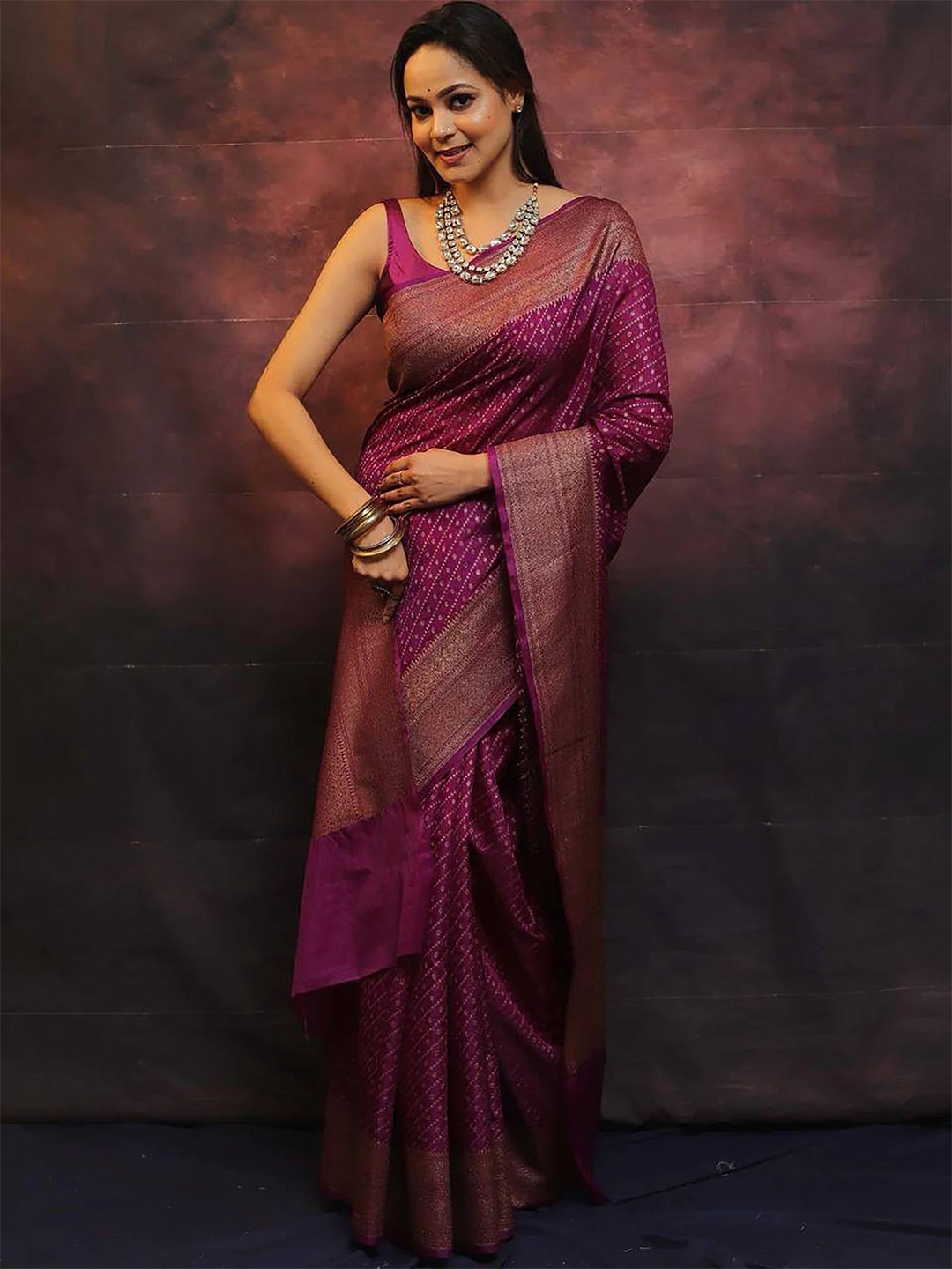 

Anjaneya Sarees Woven Design Zari Banarasi Saree, Maroon