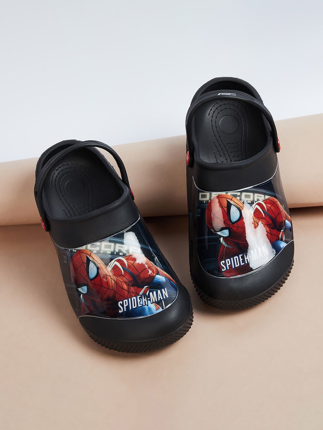 

Fame Forever by Lifestyle Boys Printed Rubber Clogs, Black